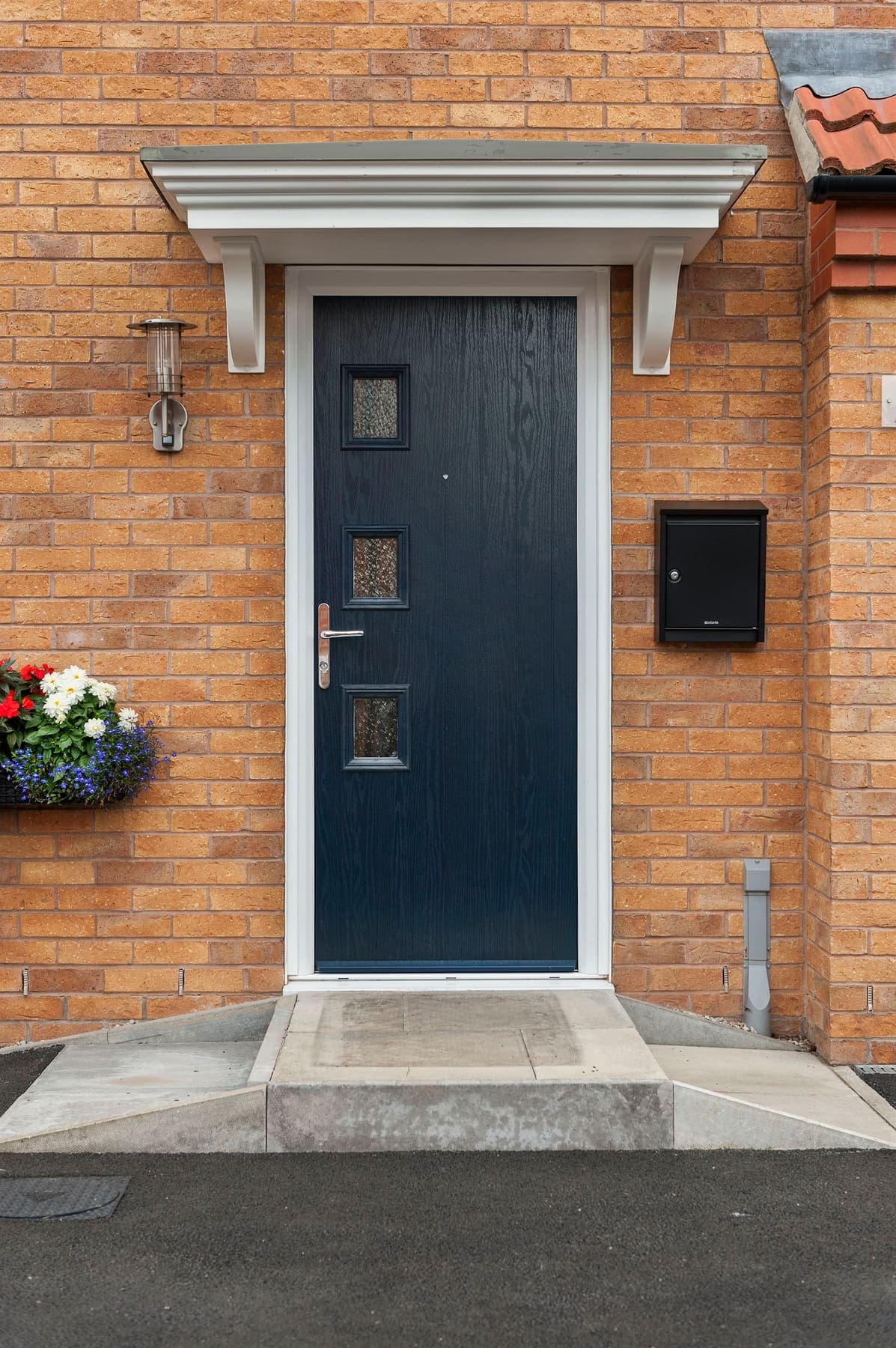 Portavelle Linley composite front door in Black