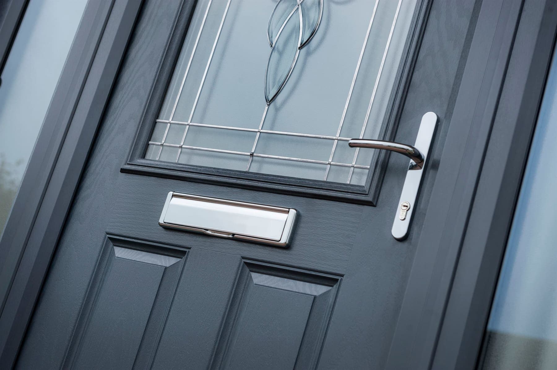 Portavelle Aldbury composite front door close detail